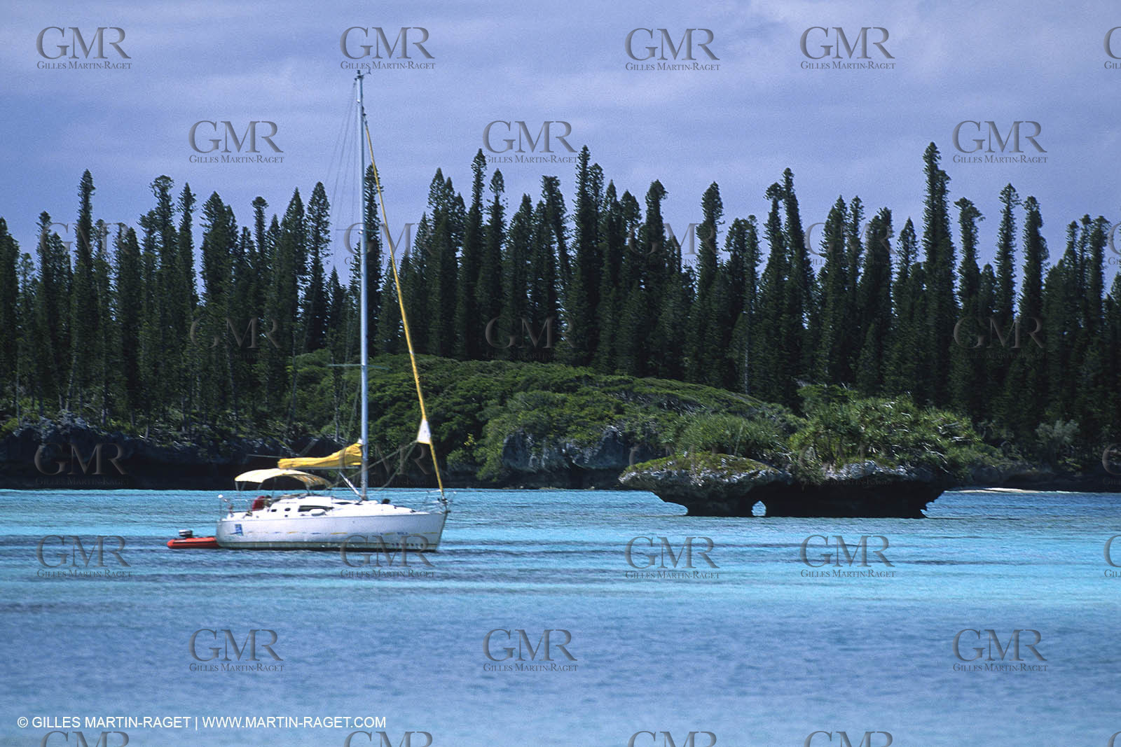 Destinations - South Pacific Ocean - New Caledonia - Pines Island