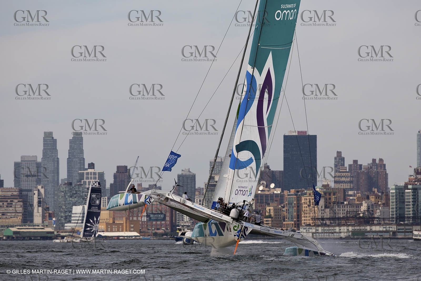 05 07 2012 - New York (USA) - Ocean Krys Race - Speed runs in fornt of NY city