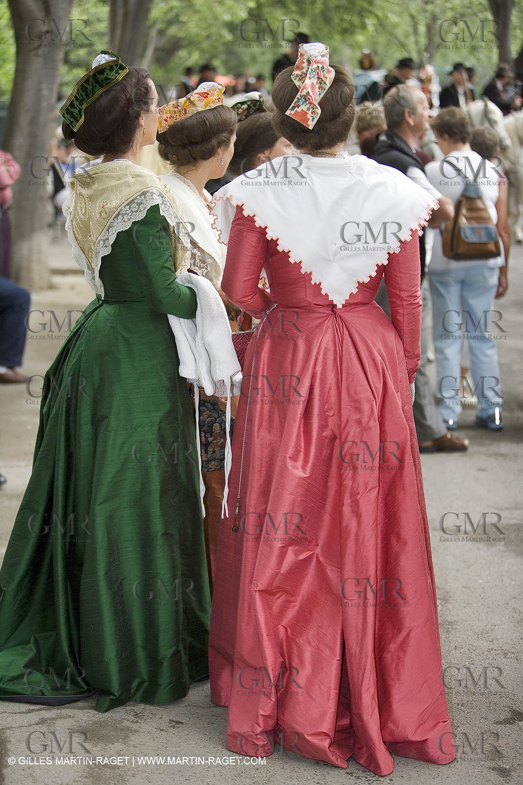 Arlésiennes en costume - Fête des Gardians - Arles