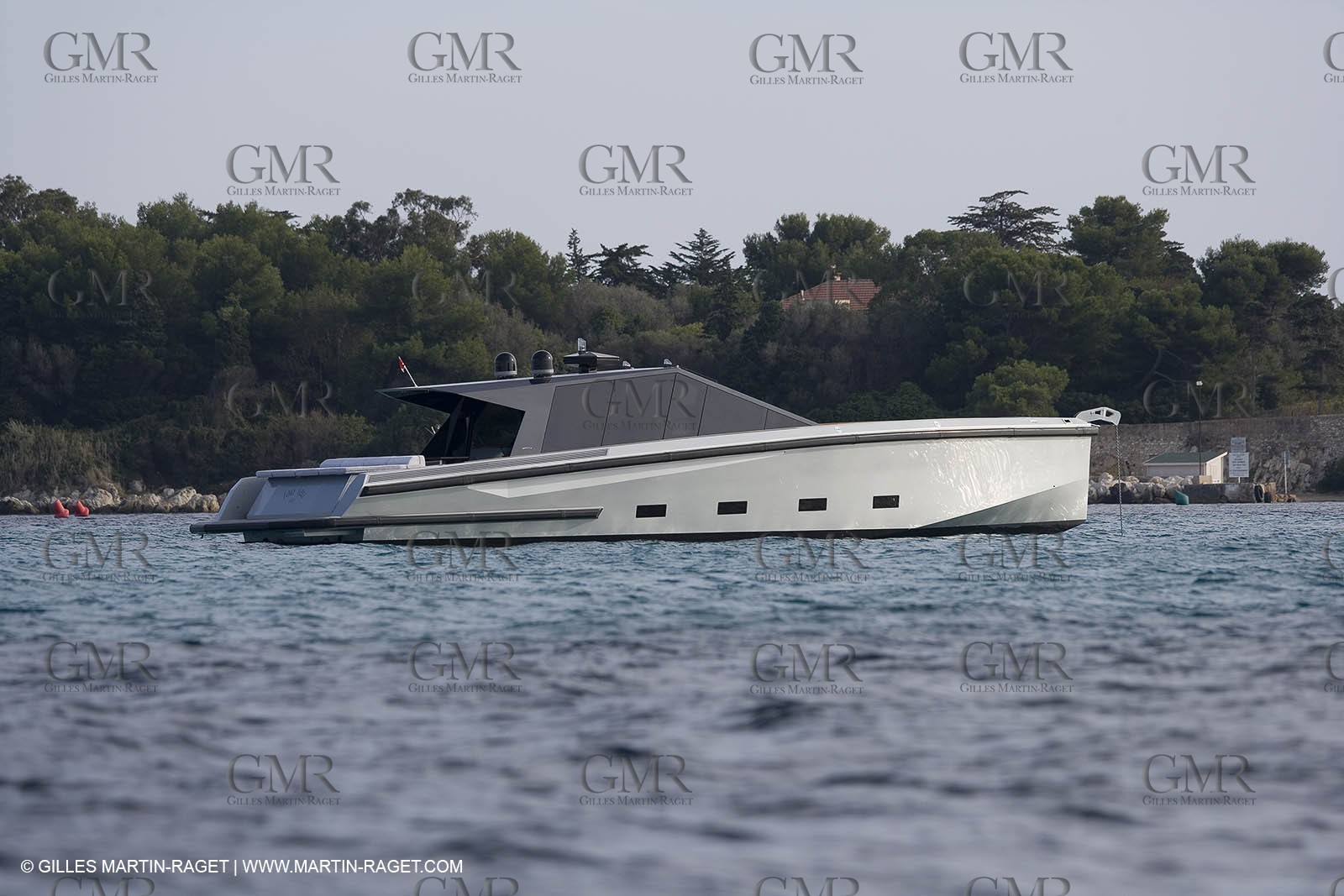29 09 2007 - St Jean Cap Ferrat - Wally Yachts - Wally Power 70 - Lau Lau