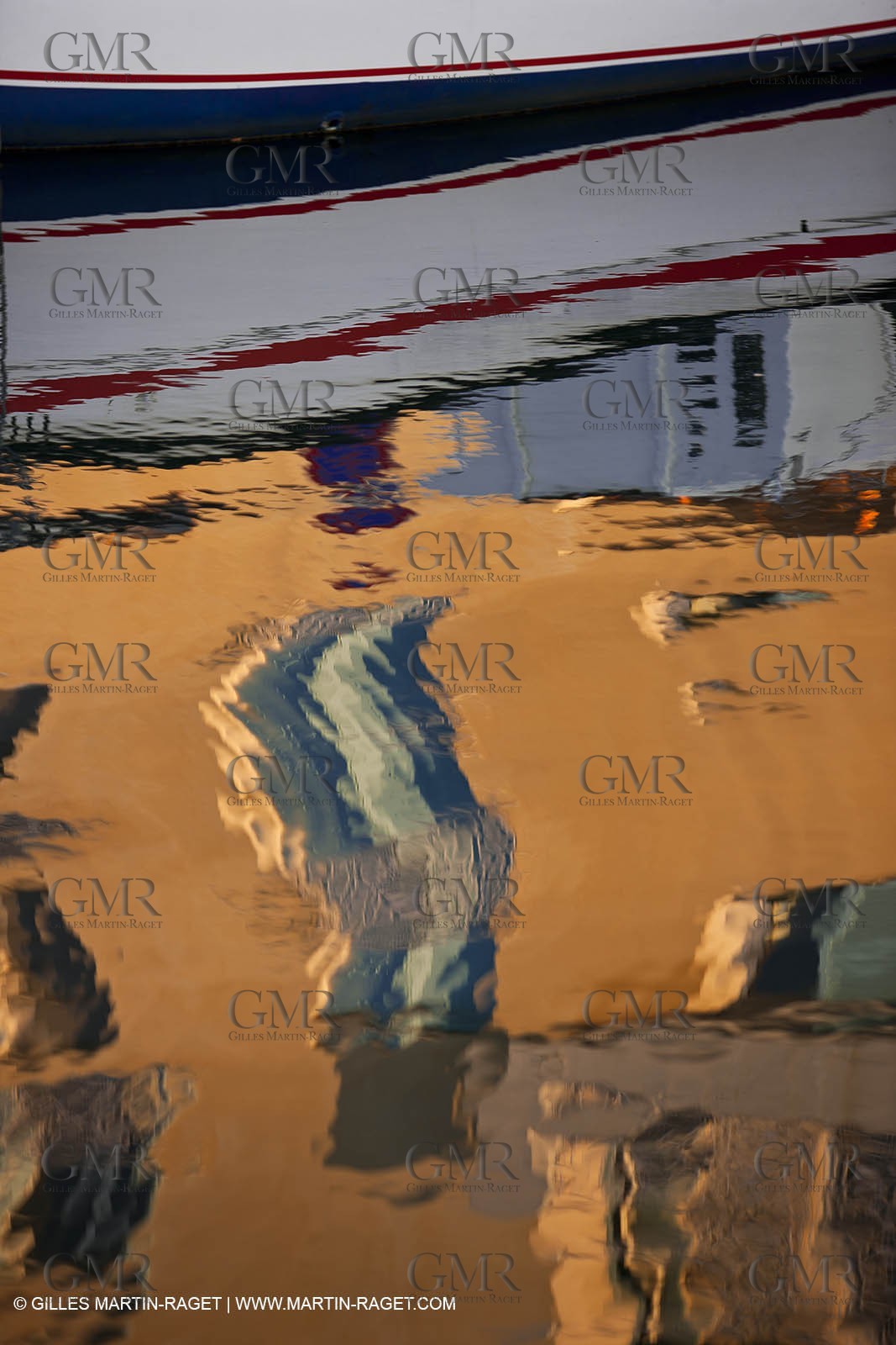 14 03 2012 - Martigues (FRA,13) - neighborhood Le Miroir (the mirror)