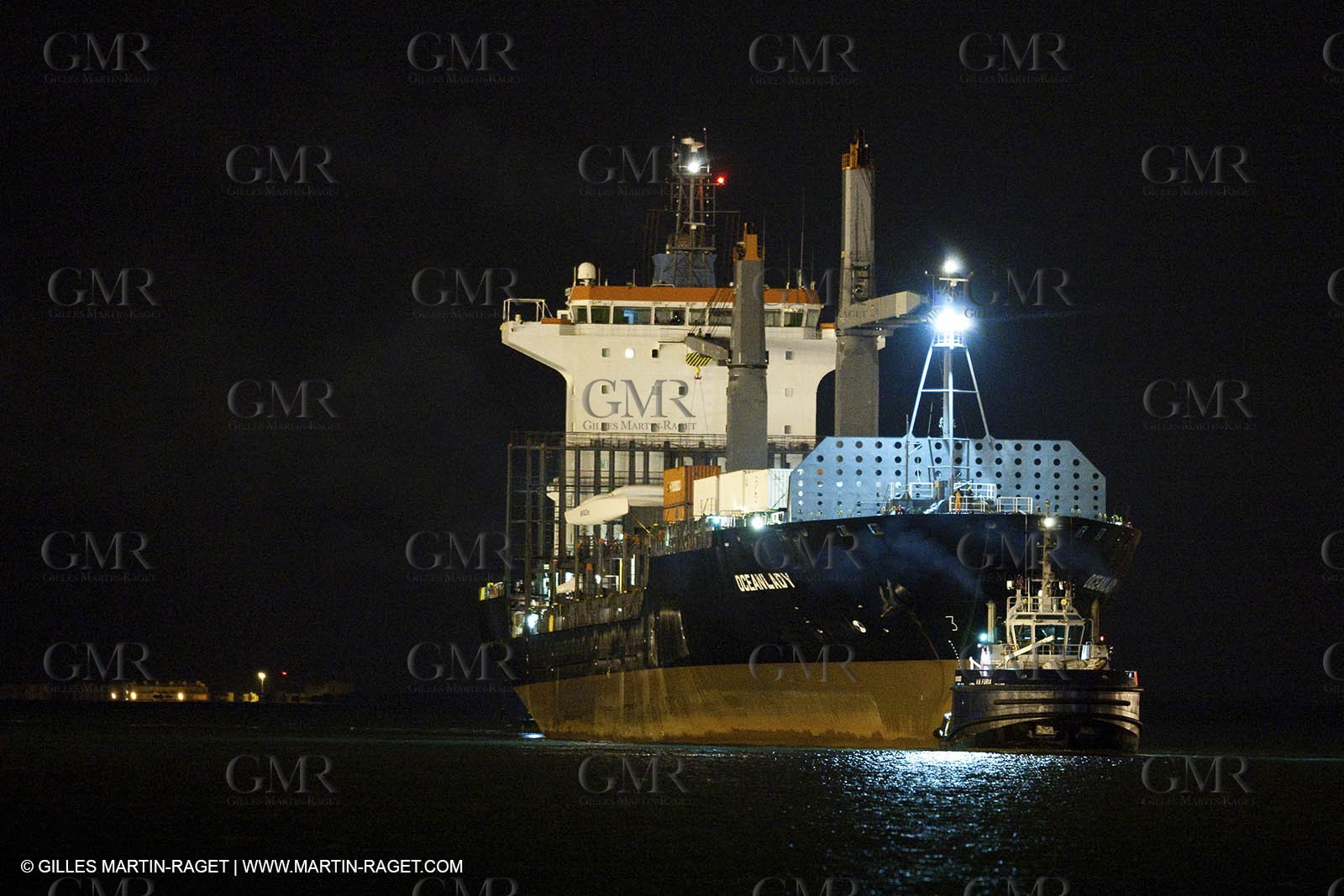 04 01 2010 - Valencia (ESP) - 33rd America's Cup - BMW ORACLE Racing - Arrival of Oceanlady in the port of Valencia
