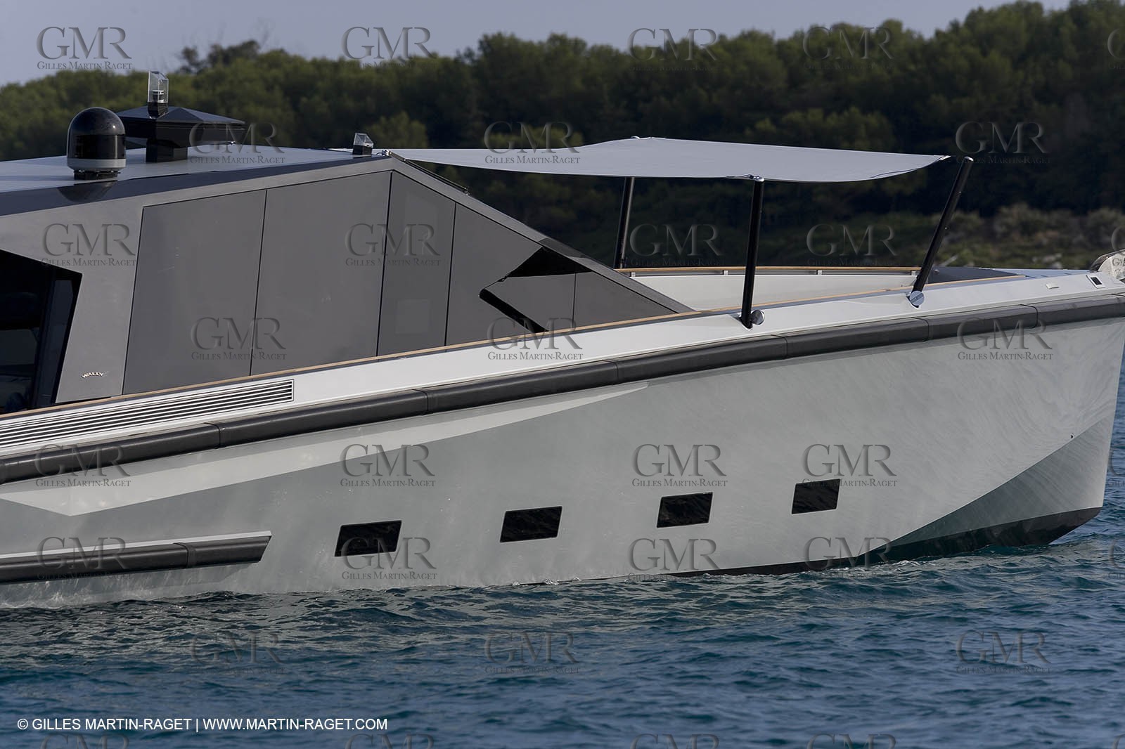 29 09 2007 - St Jean Cap Ferrat - Wally Yachts - Wally Power 70 - Lau Lau