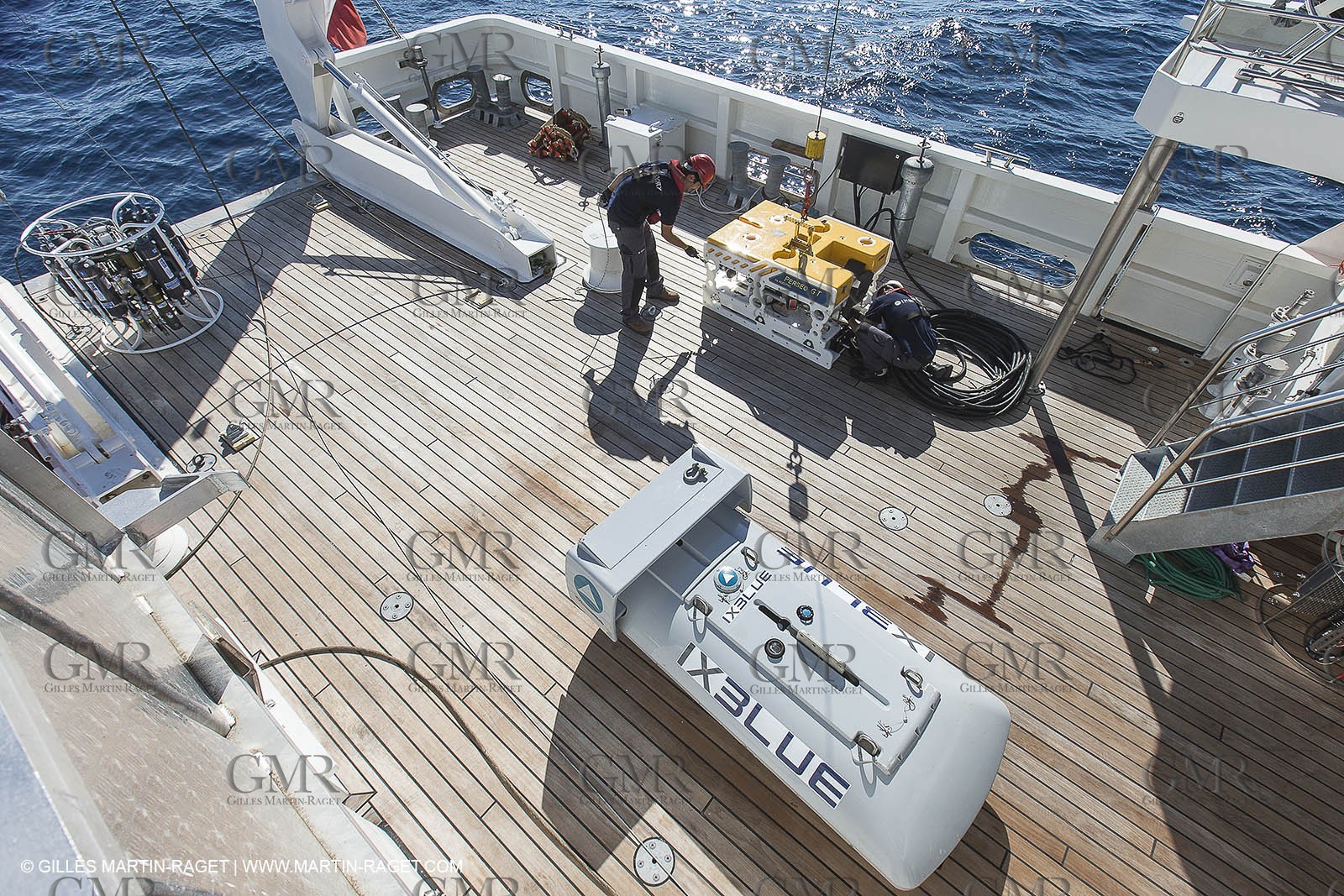 11 09 2014 - la Ciotat (FRA,13) - onboar Al Azzizi, oceanographic research ship buit by H2X boat yard, measure devices manipuation