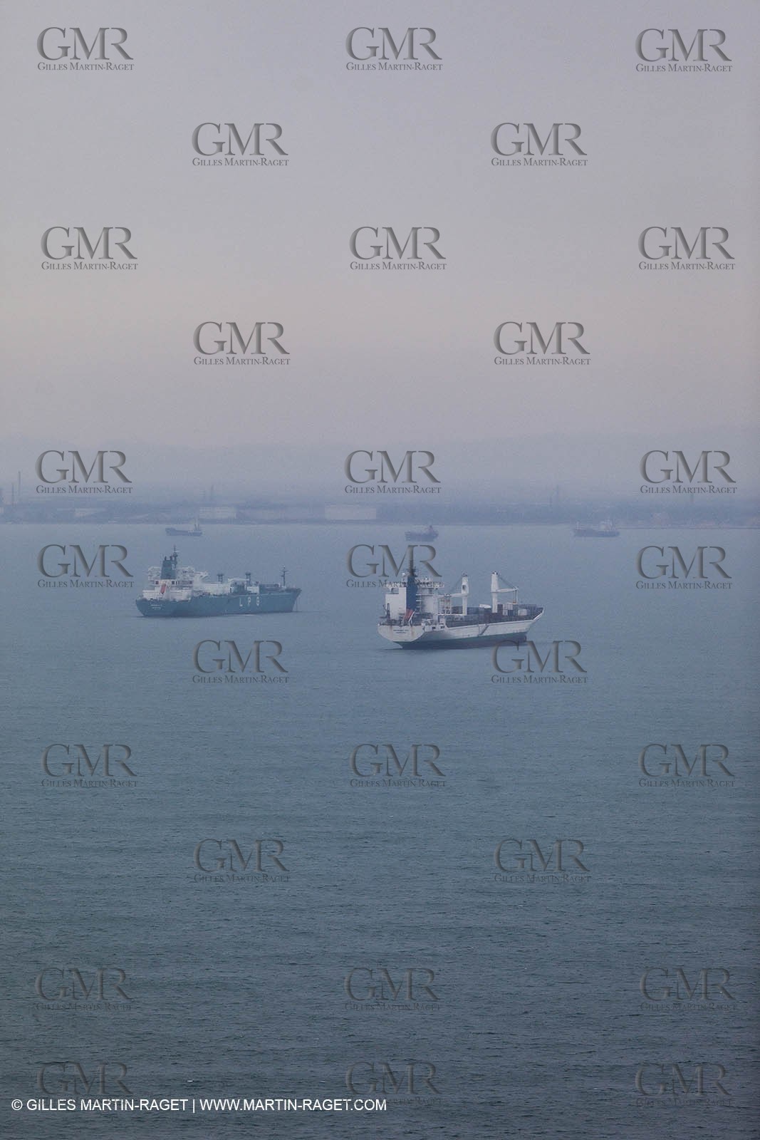 01-11-2010 - FOS (FRA,13) - Grêve du Port Autonome de Marseille - 01 11 2010 - FOS (FRA,13) Commercial Port on strike