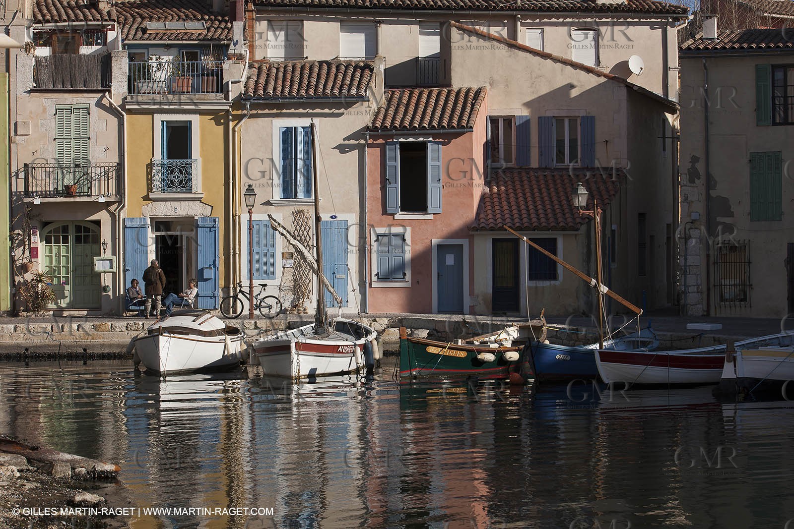 14 03 2012 - Martigues (FRA,13) - neighborhood Le Miroir (the mirror)