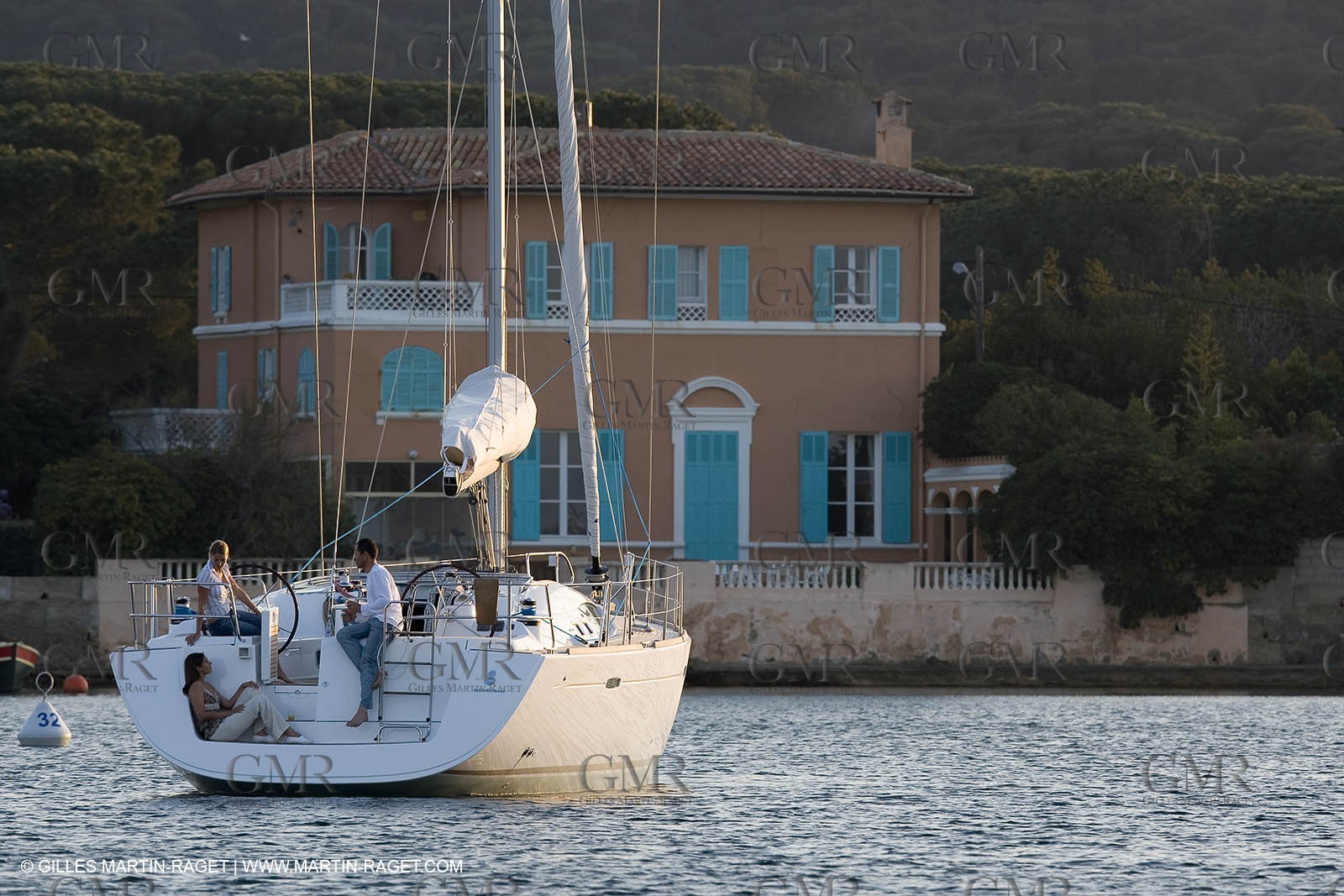 Cruising monohull mooring