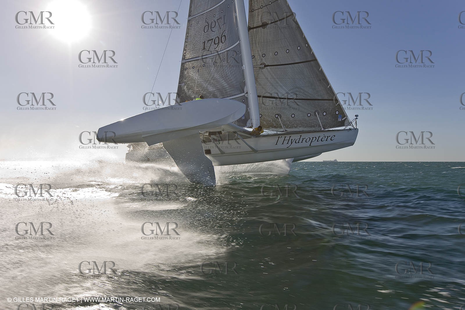 07 04 08 - France - Port Saint Louis du Rhone - Hydroptere - Training