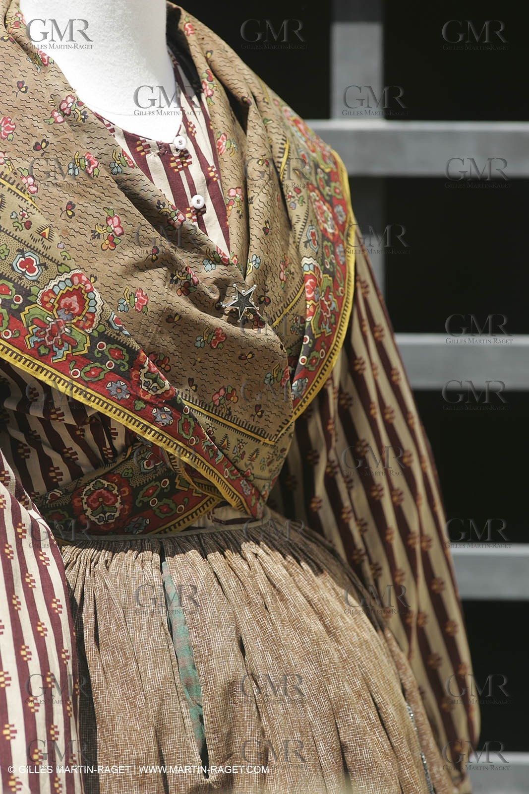 May 2004 - La Tour d'Aigues (FRA, 84) - Old costumes for women of the South exhibition