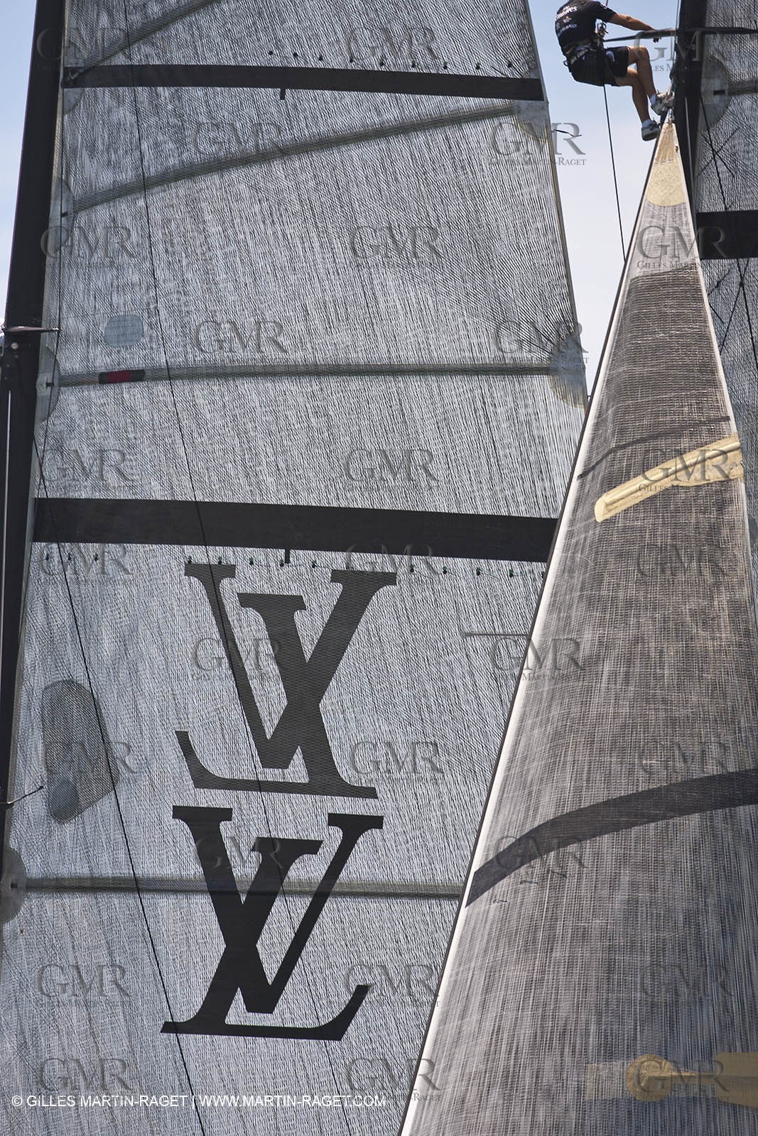 23 01 2009 - Auckland (NZL) -  Louis Vuitton Pacific Series - BMW ORACLE Racing-Tuning up onboard Emirates Team New Zealand yacht