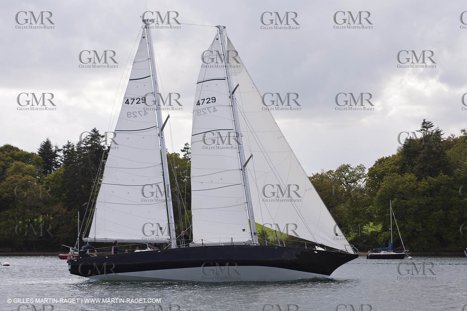 19 05 2010- Benodet- (FRA,56)  -  Pen Duick III dans l'Odet