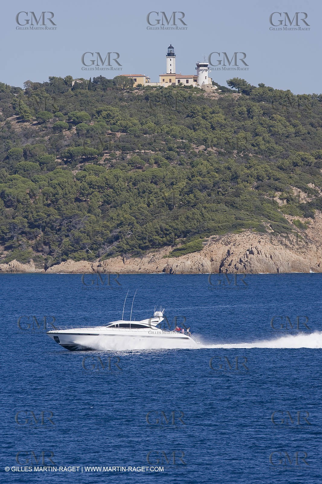 06 09 2007 - Saint Tropez (FRA, 83) - Superyachts - Motoryachts - Mangusta 92 Triple Fun in Saint Tropez - Mooring at Club 55 at Pampelonne Beach