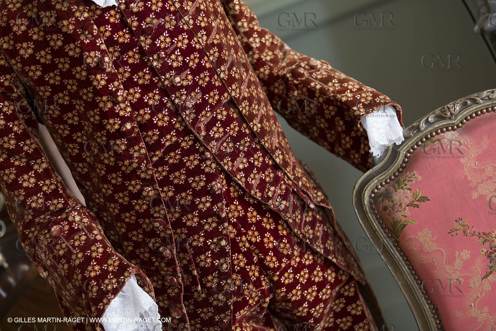 31 10 2013 - Ansouis (FRA,84) - Ansouis castle - Costumes of the exhibit Men costumes