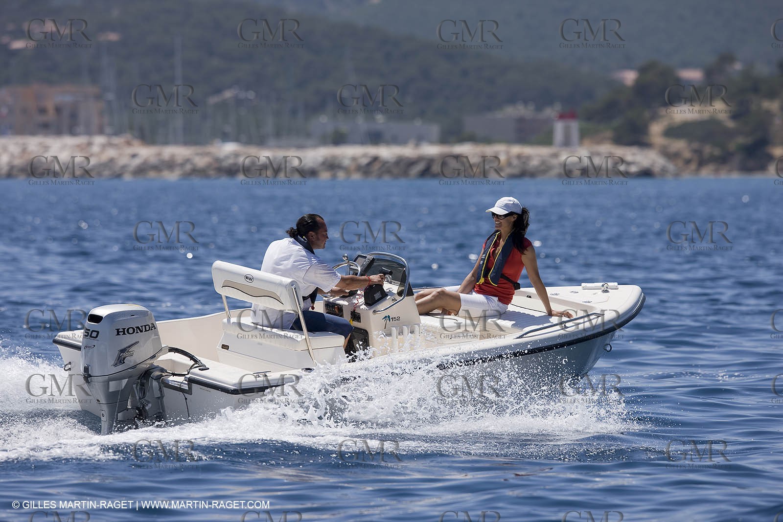 Motor boat running
