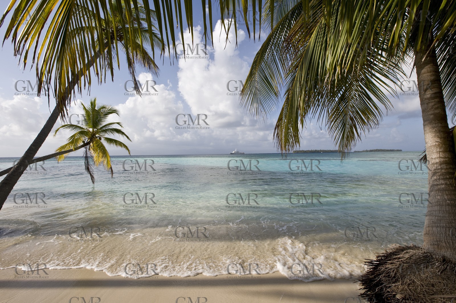 01 02 2008 - San Blas Archipelago (Panama) - Motor Yacht Senses