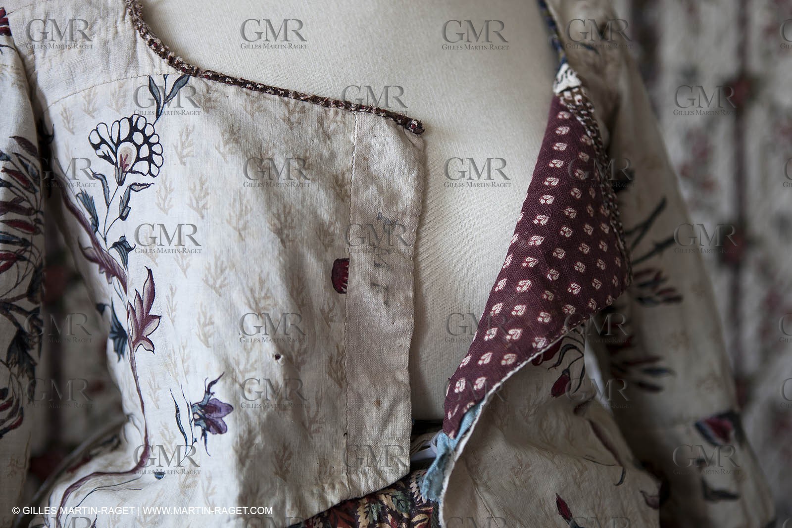 30 06 2011 - Toulon (FRA,83) - Villa Rosemaine - Indiennes sublimes exhibition