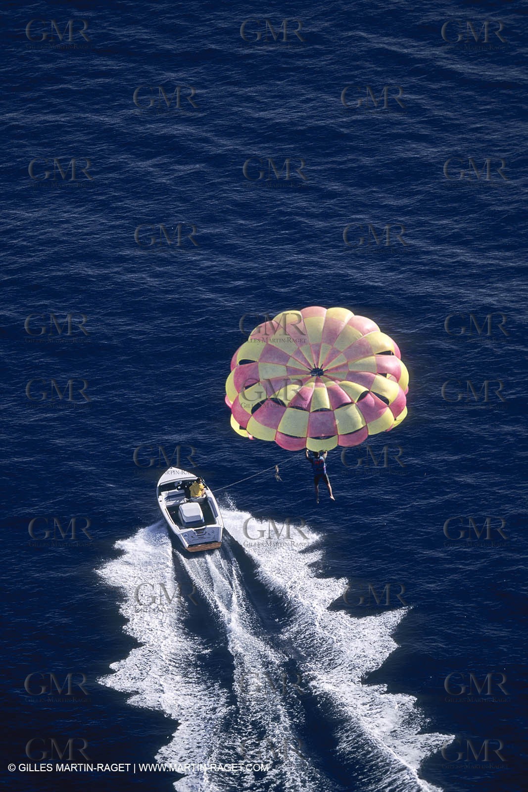 watersports, parachute ascensionnel, winglider, paraglider, aile volante