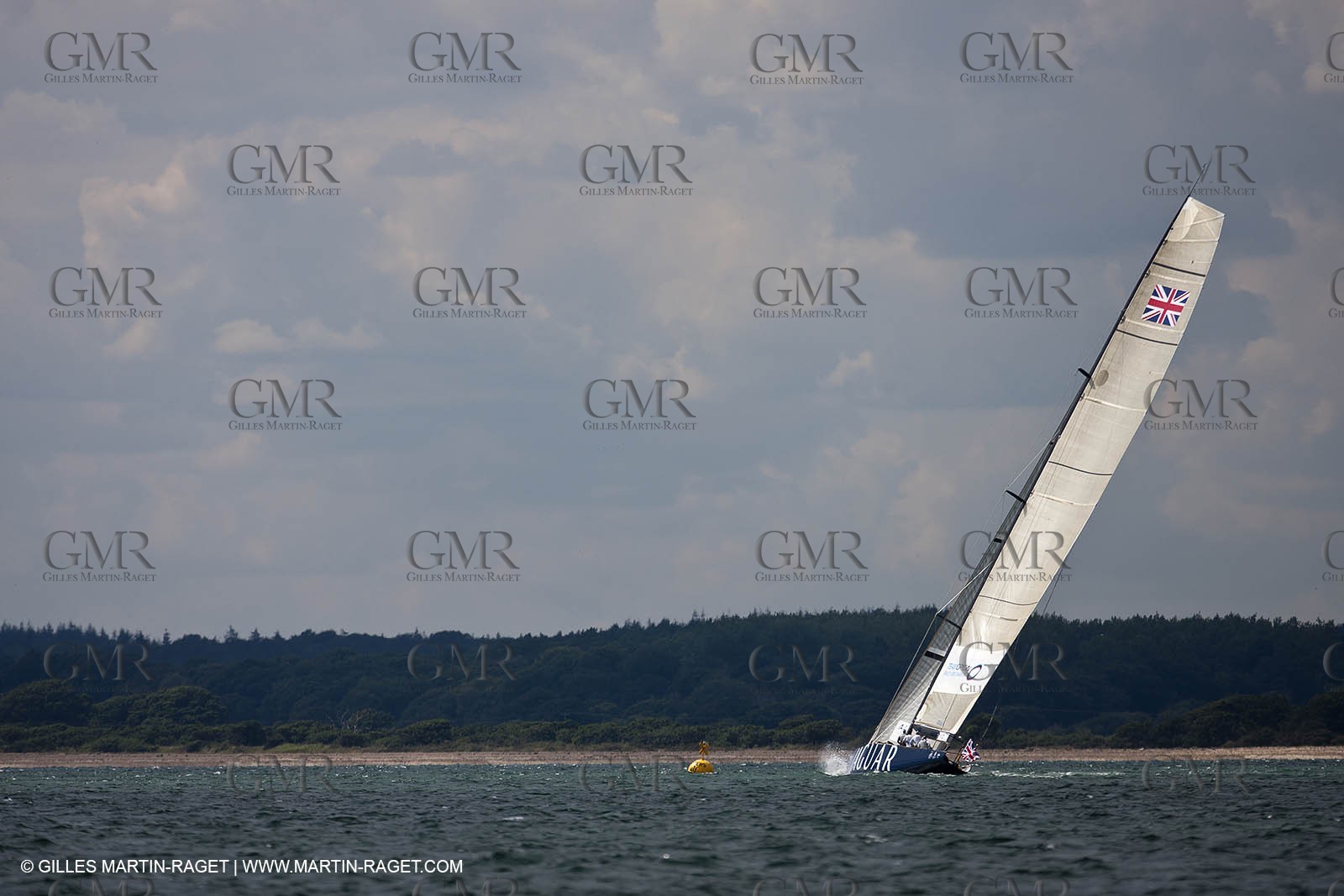 02 08 2010 - Cowes (UK, IOW) - The 1851 Cup -  BMW ORACLE Racing - Training Day.