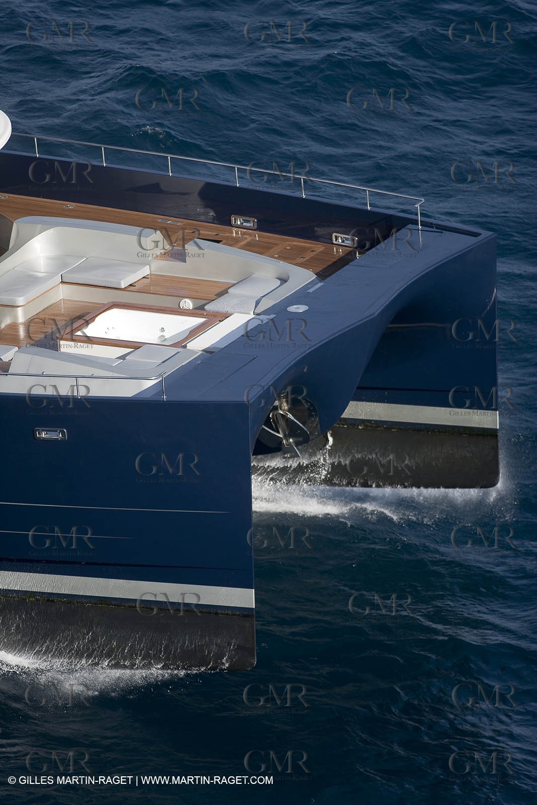 13-07-07 - La Ciotat (FRANCE) - MotorYacht - Chantier H2X