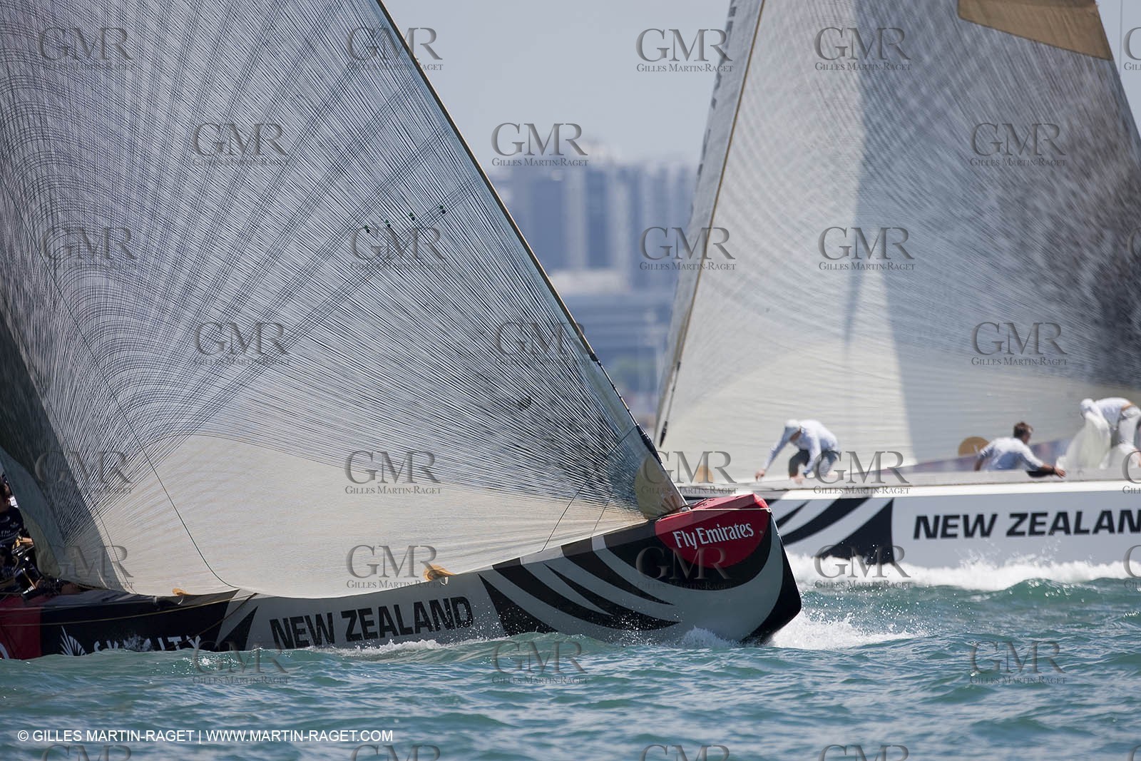 23 01 2009 - Auckland (NZL) -  Louis Vuitton Pacific Series - BMW ORACLE Racing-Tuning up onboard Emirates Team New Zealand yacht