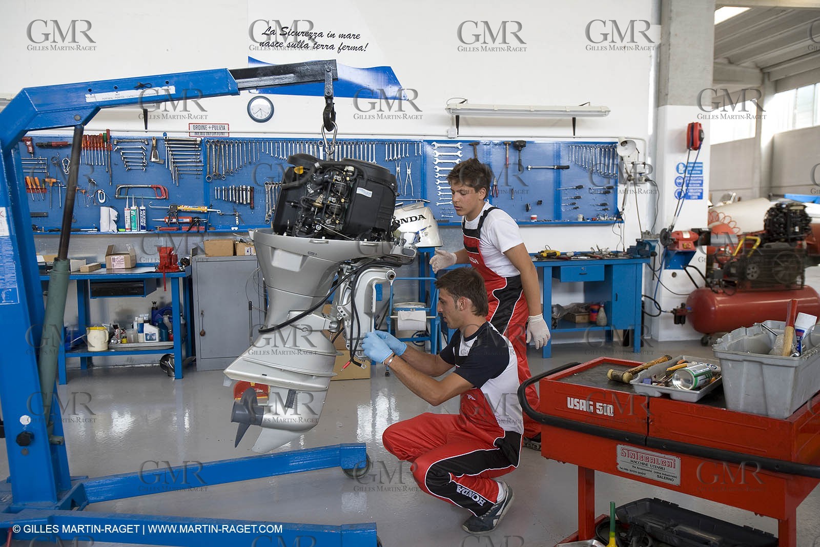 Bateaux à moteur, entretien technique