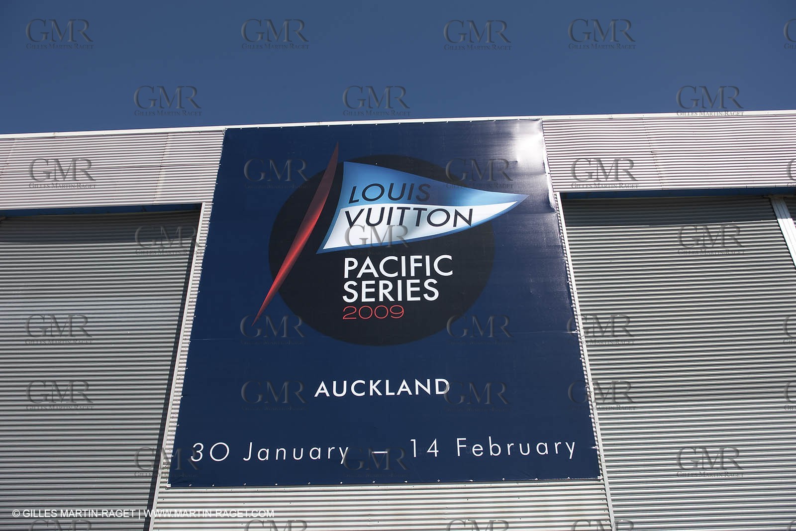 24 01 2009 - Auckland (NZL) -  Louis Vuitton Pacific Series - BMW ORACLE Racing - Boat presentation to other teams