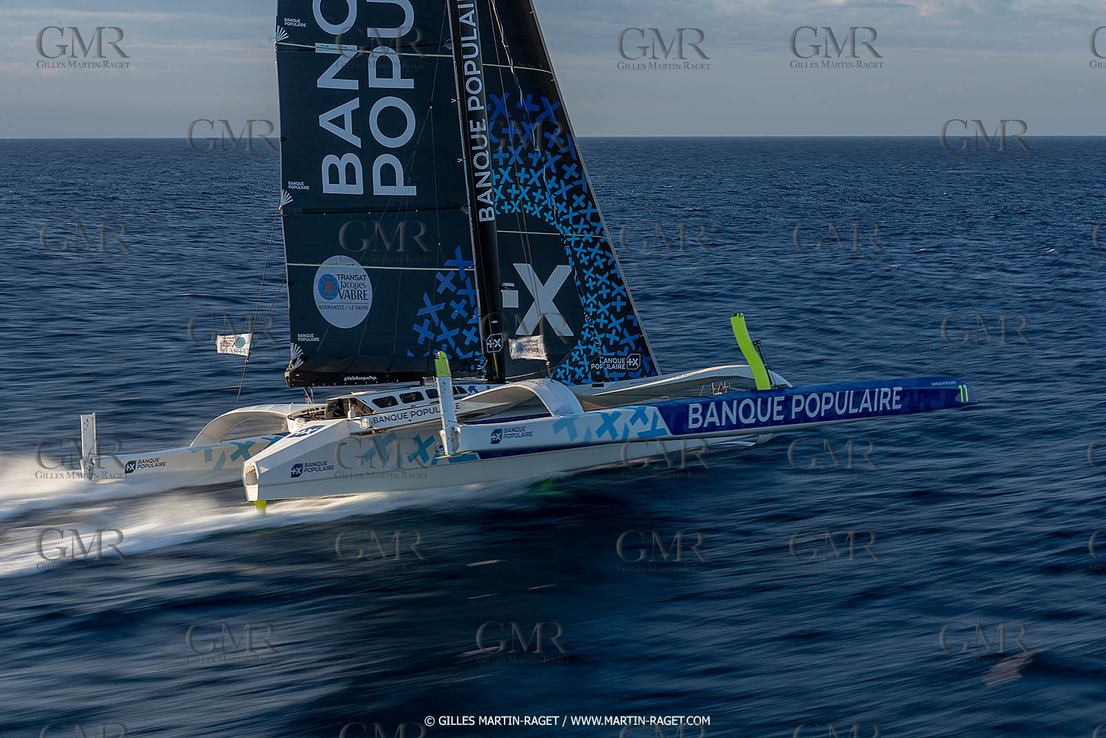 Banque Populaire devant Marseille