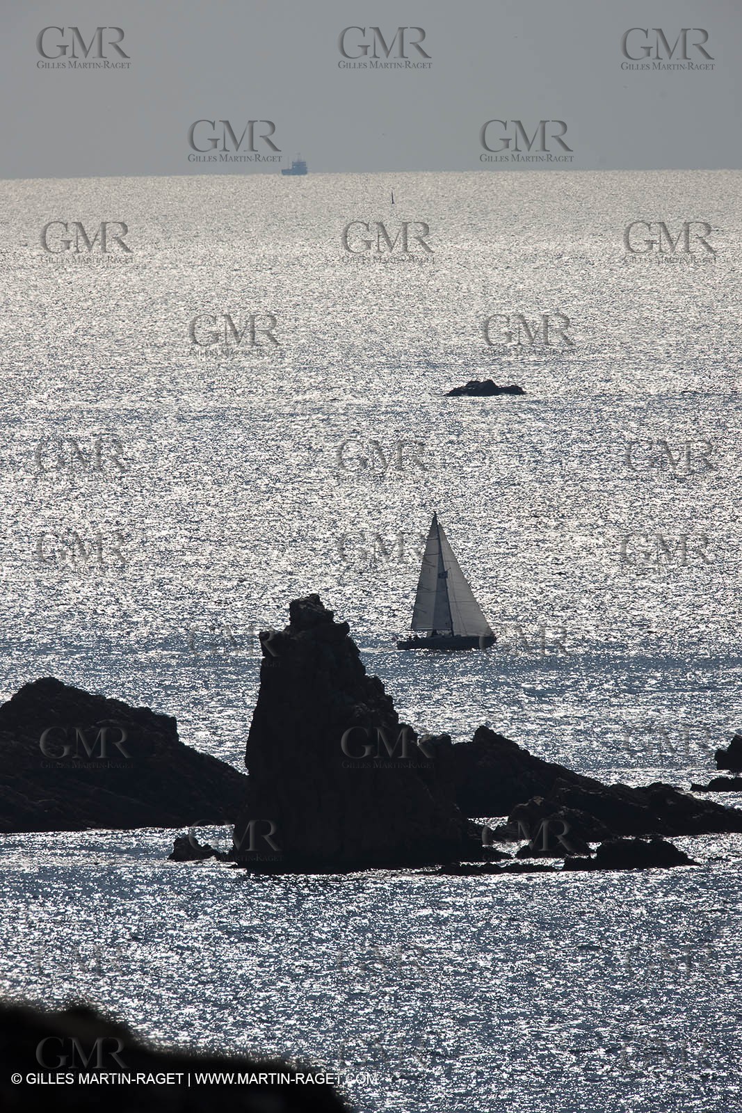 19 05 2010 - Brest (FRA,29) -  Pen Duick V dans le Goulet