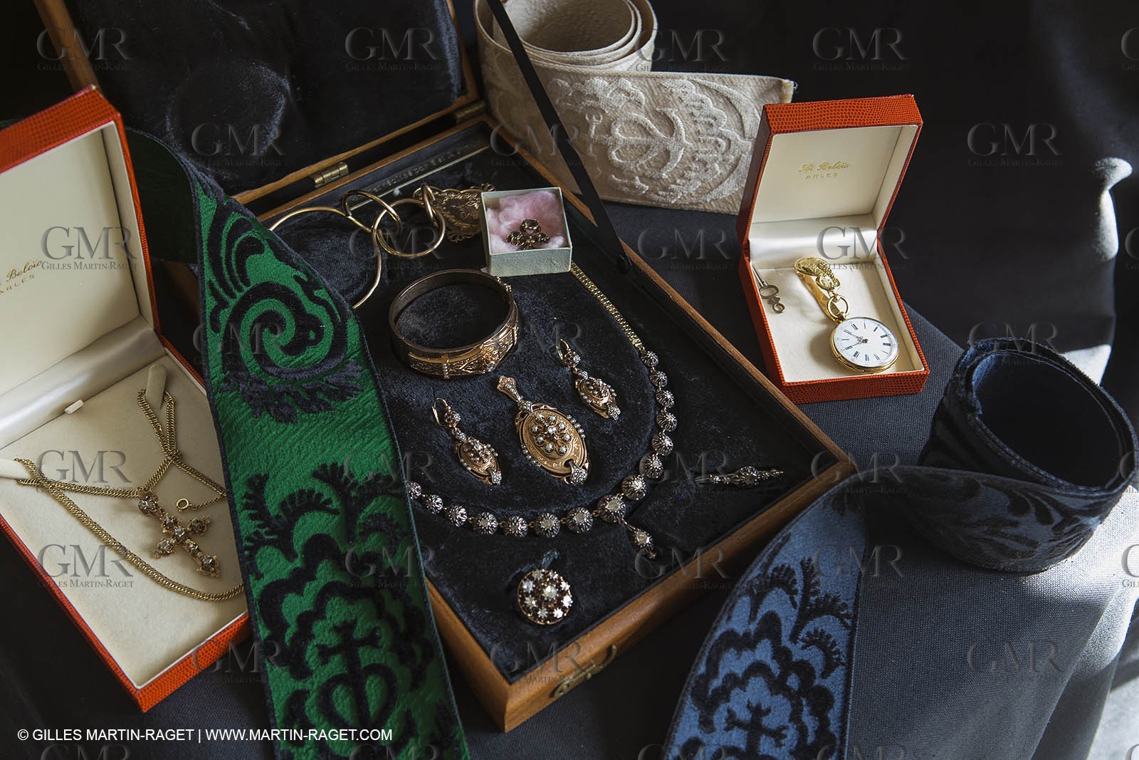 02 06 2014, ARles (FRA,13) Queen of arles Jewelry handover