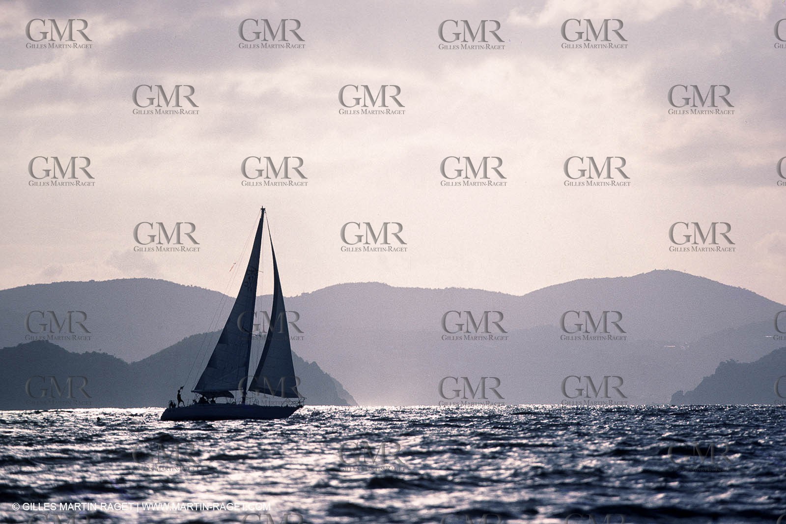 Monocoque de croisiere sous voile