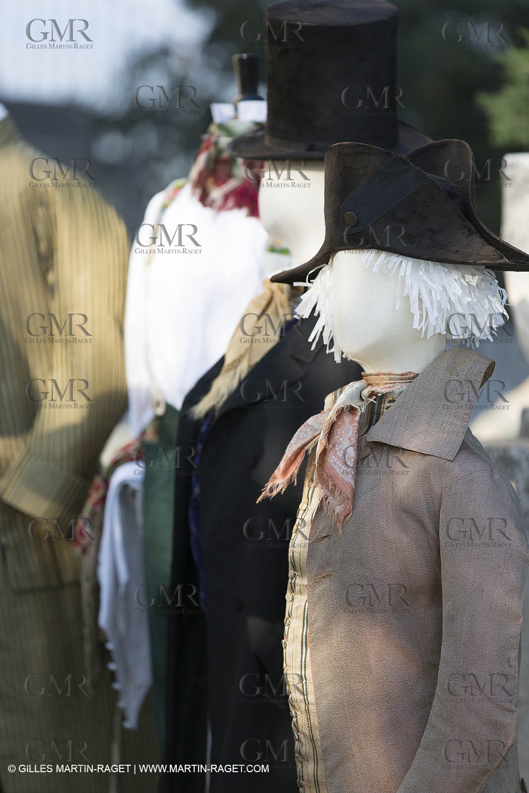 31 10 2013 - Ansouis (FRA,84) - Ansouis castle - Costumes of the exhibit Men costumes