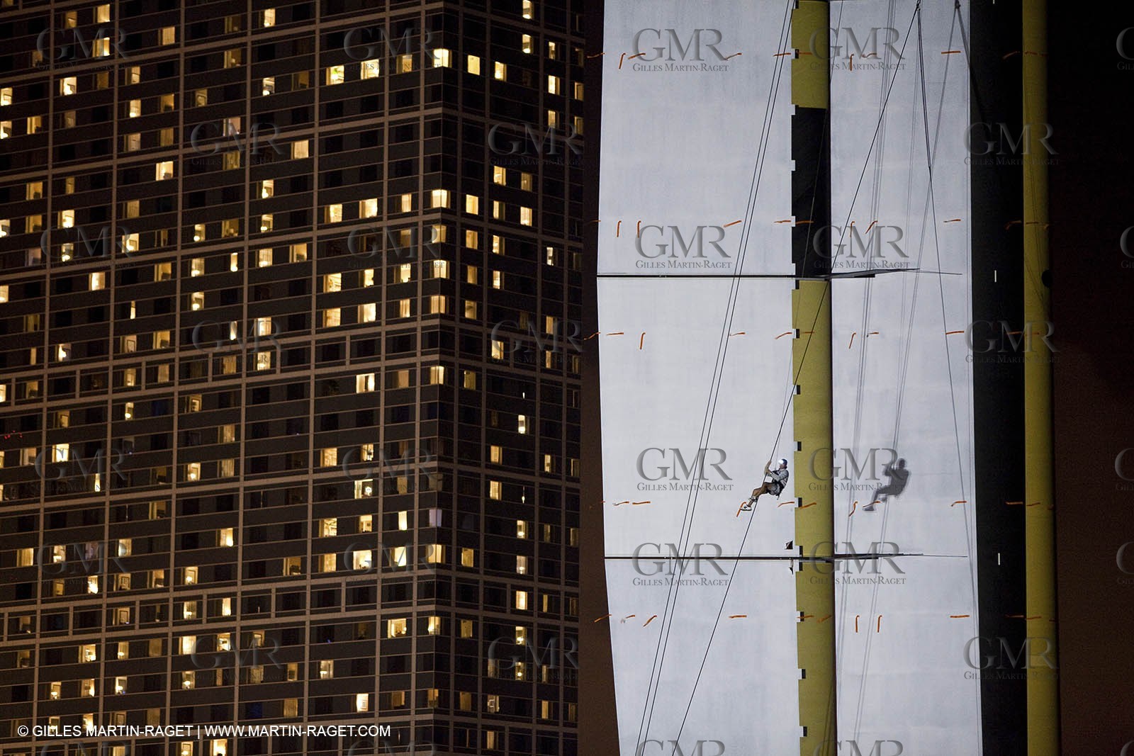 12 11 2009 - San Diego (USA, CA) - 33rd America's Cup - BMW ORACLE Racing - Wing trials, Day 2