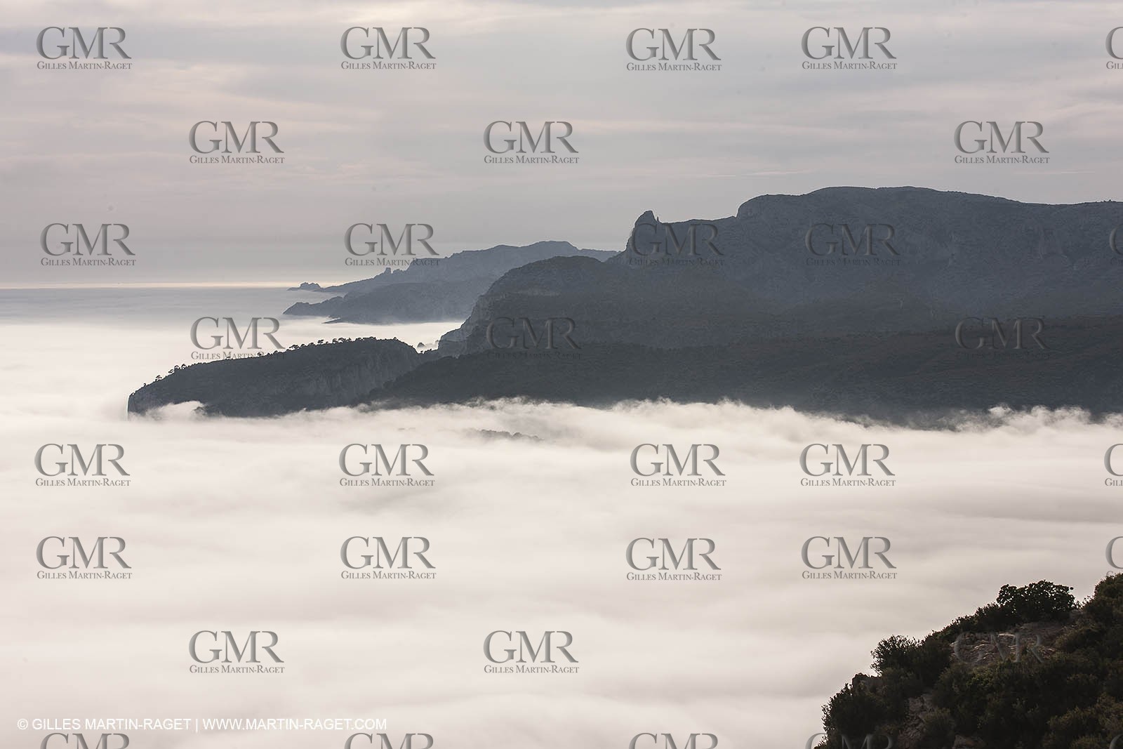 18 07 2012 -Marseille (FRA ) - The Calanques - Unusual foggy conditions
