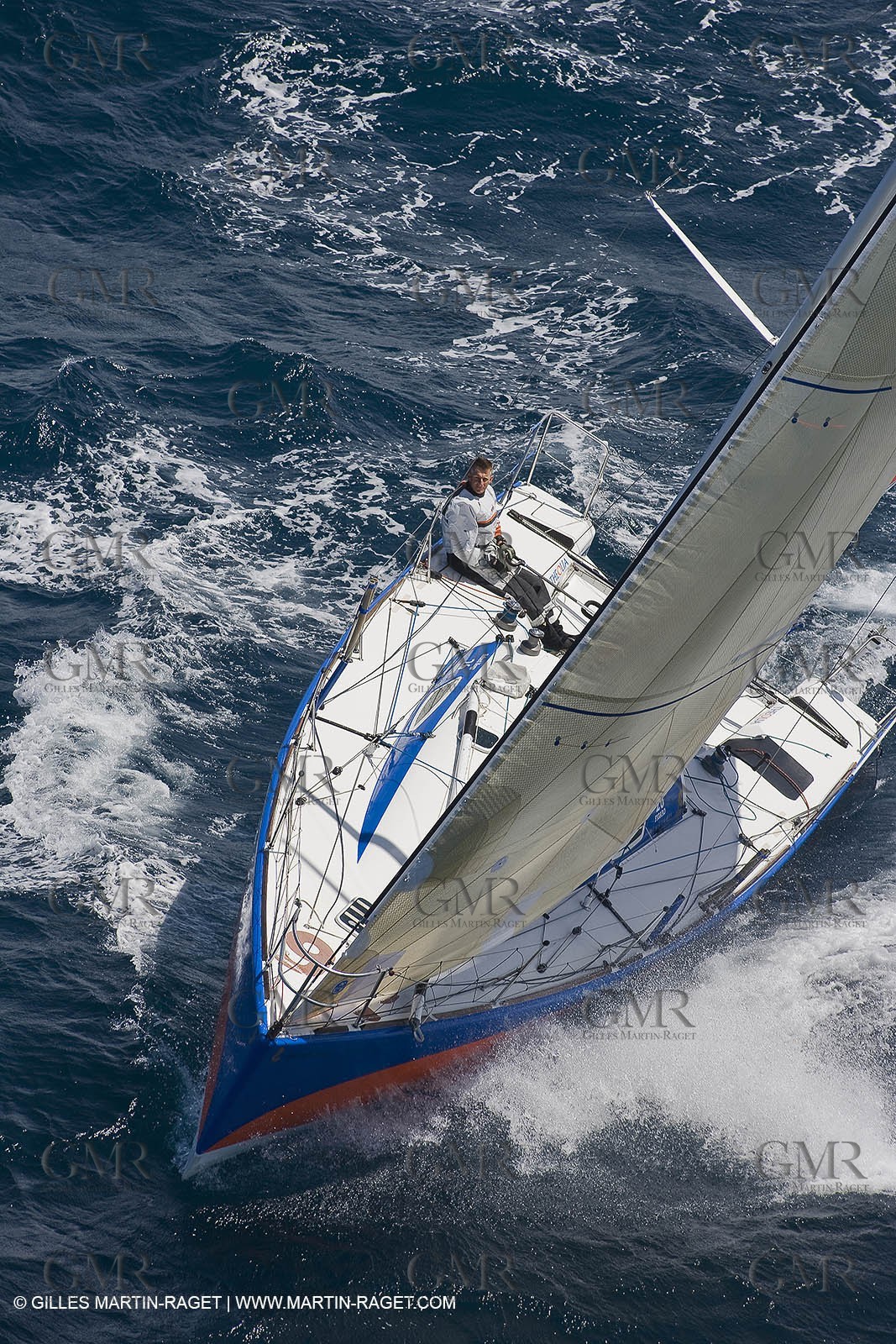 06-26-2007 - FIGARO II - THEOLIA - Skipper : Robert Nagy - Training off Marseille (south France) with strong wind conditions