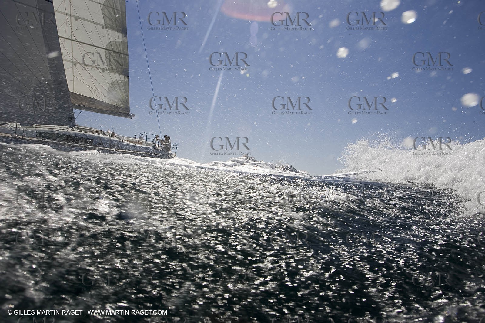 Crusing monohull sailing