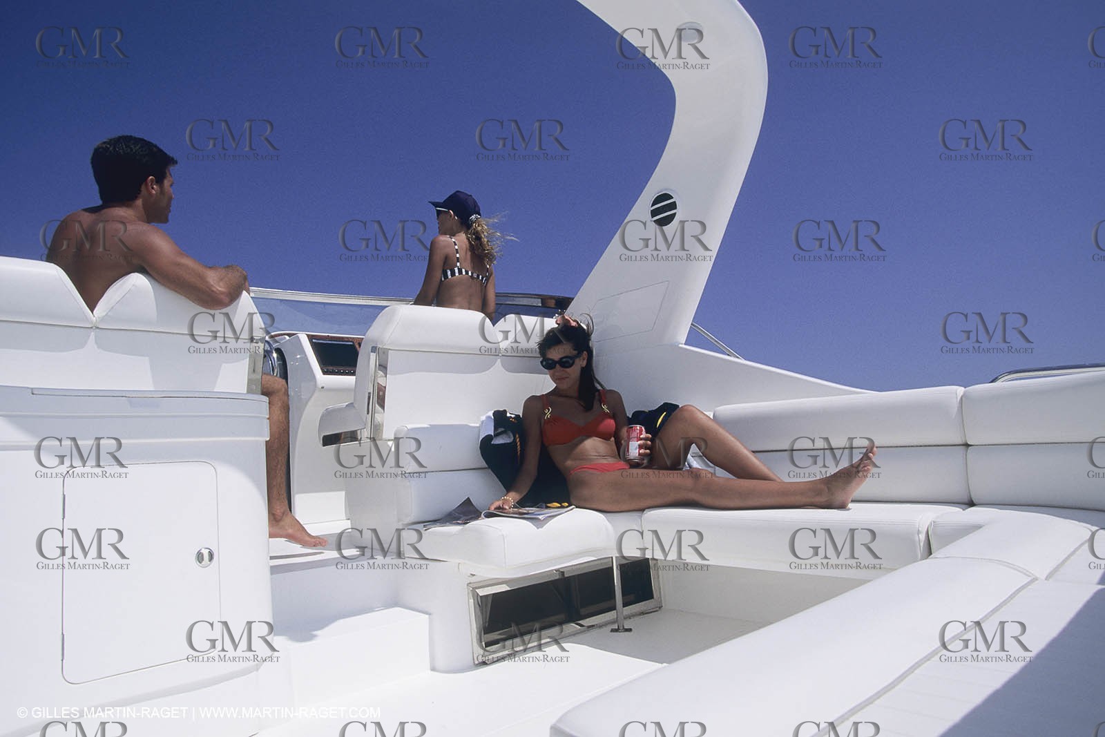 Powerboats, cruising