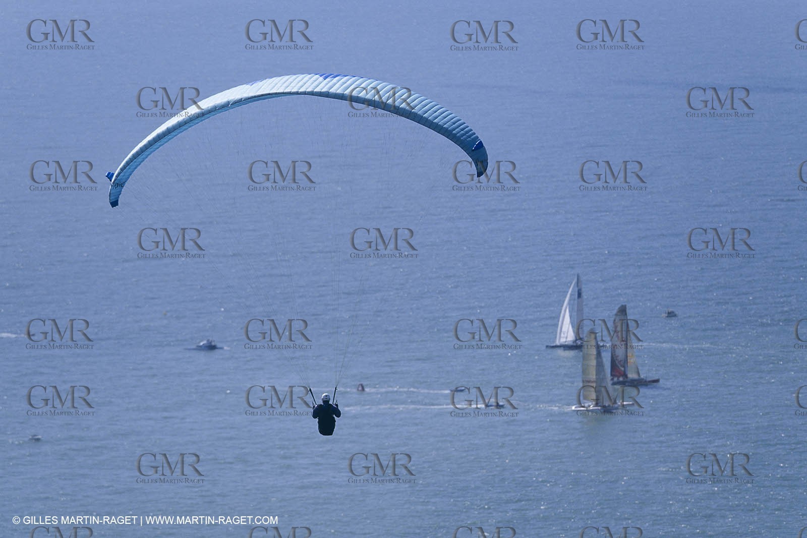 watersports, parachute ascensionnel, winglider, paraglider, aile volante