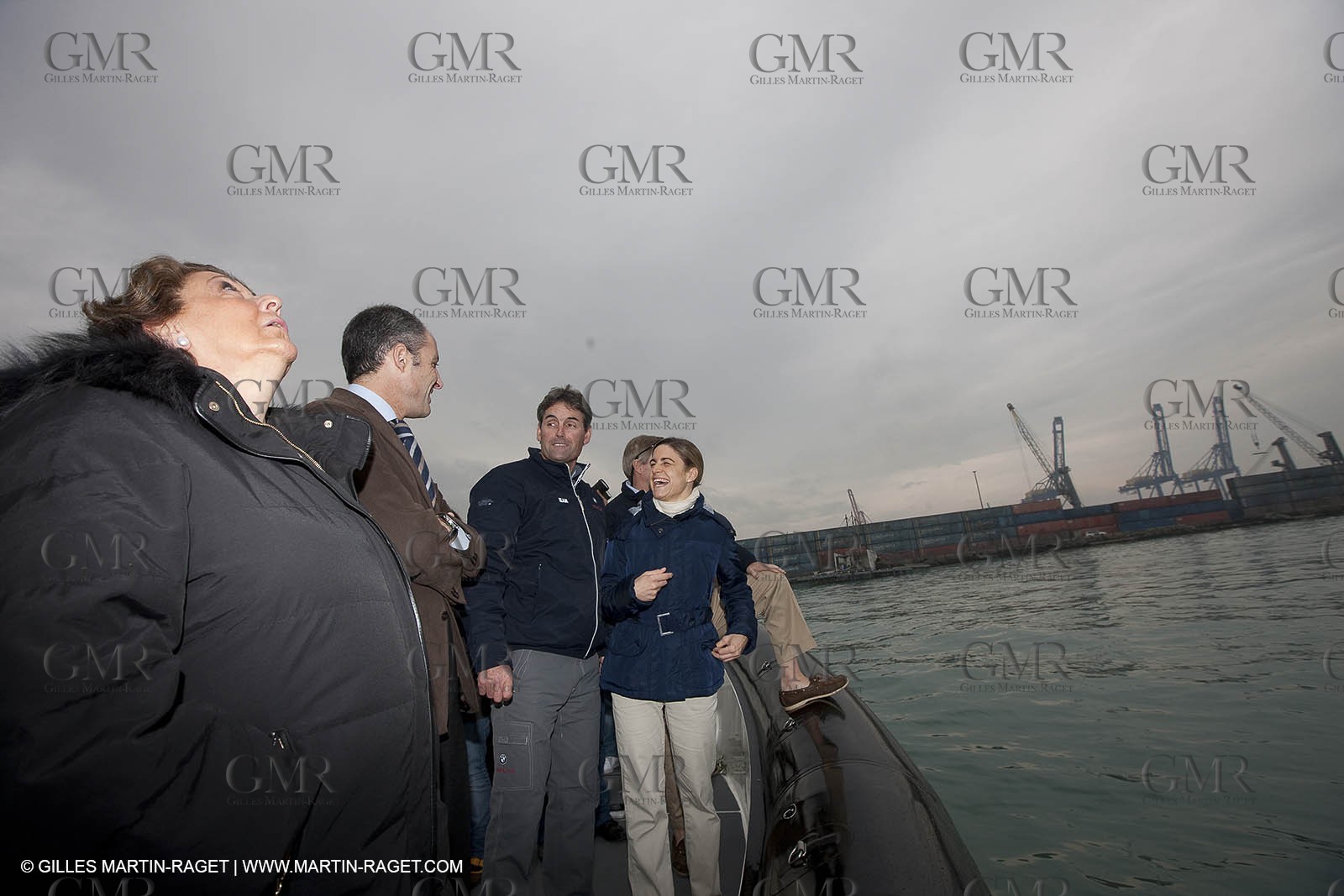 19 01 2010 - Valencia (ESP) - 33rd America's Cup - BMW ORACLE Racing - Francisco Camps (Generaliat Valenciana president) and Rita Barbeira (Valencia mayoress) visit