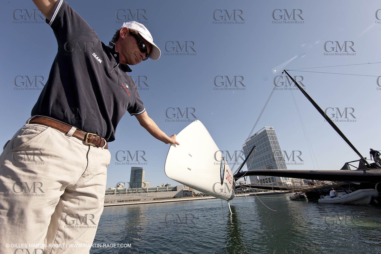 10 11 2009 - San Diego (USA, CA) - 33rd America's Cup - BMW ORACLE Racing - Wing Testing - Day 1