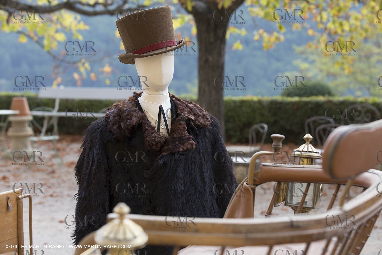 31 10 2013 - Ansouis (FRA,84) - Ansouis castle - Costumes of the exhibit Men costumes