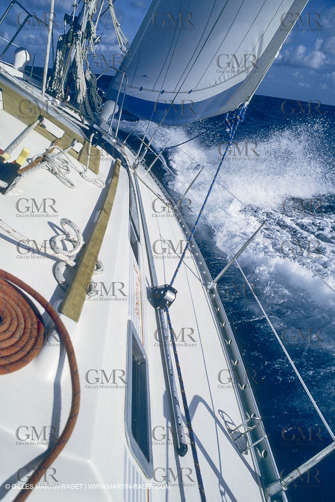 Sialing, cruising, monohulls under sails