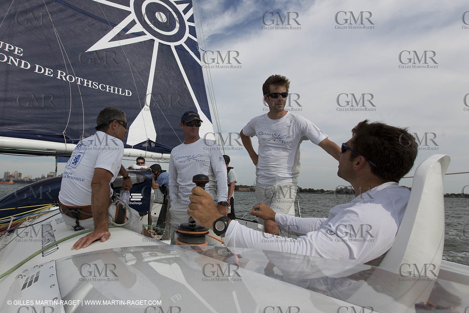 05 07 2012 - New York (USA) - Ocean Krys Race - Speed runs in fornt of NY city