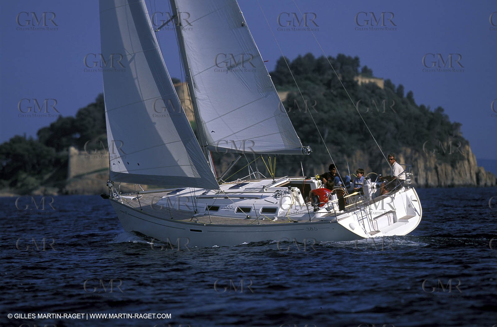 Monocoque de croisiere sous voile