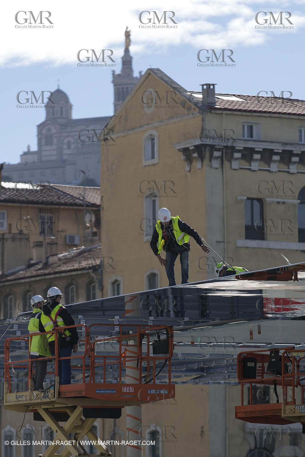 04 02 2013 - Marseille (FRA,13) - Vieux Port (historical port) refit - Works on the shadow maker