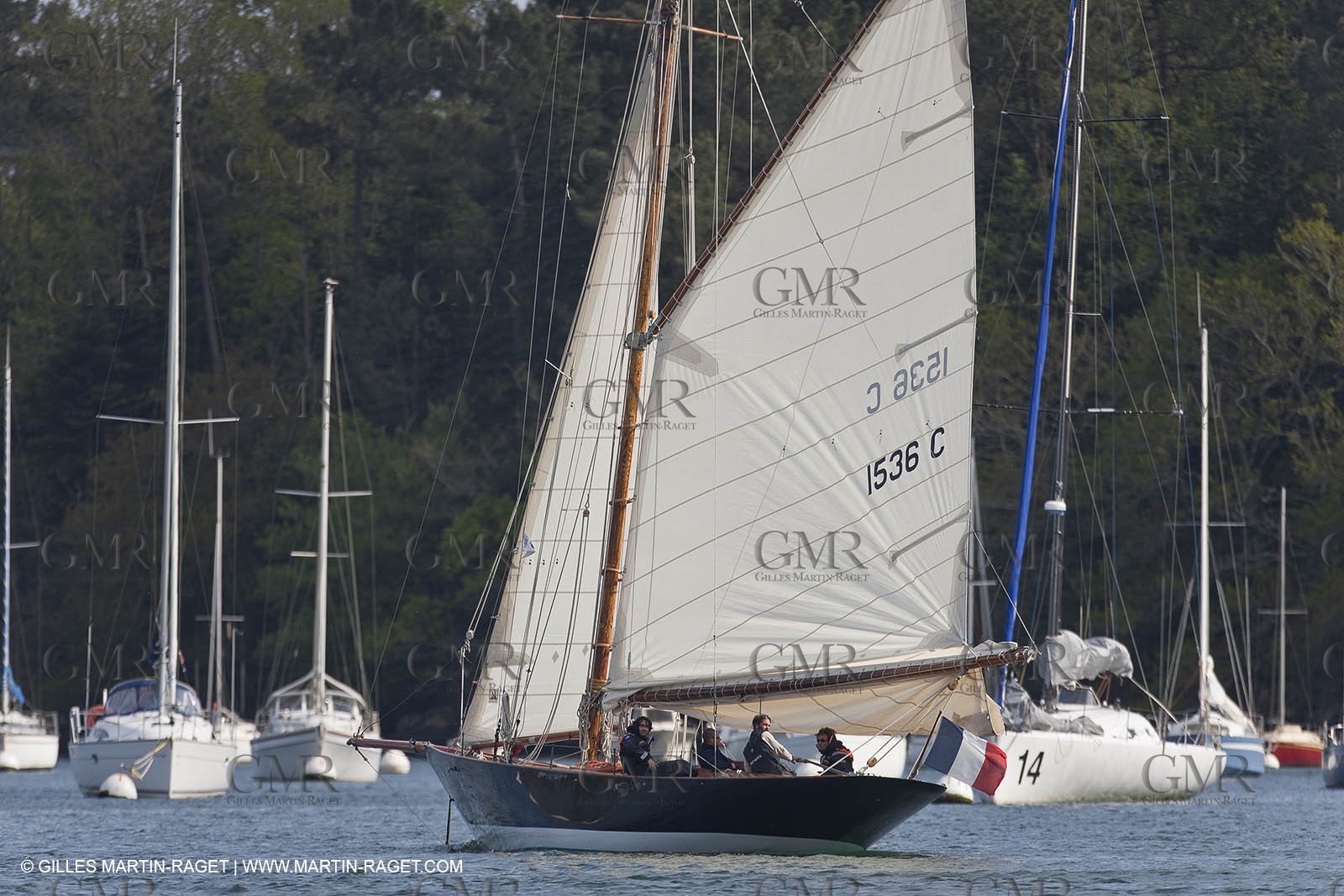 19 05 2010- Benodet (FRA,56)  -  Pen Duick sailing in Odet river