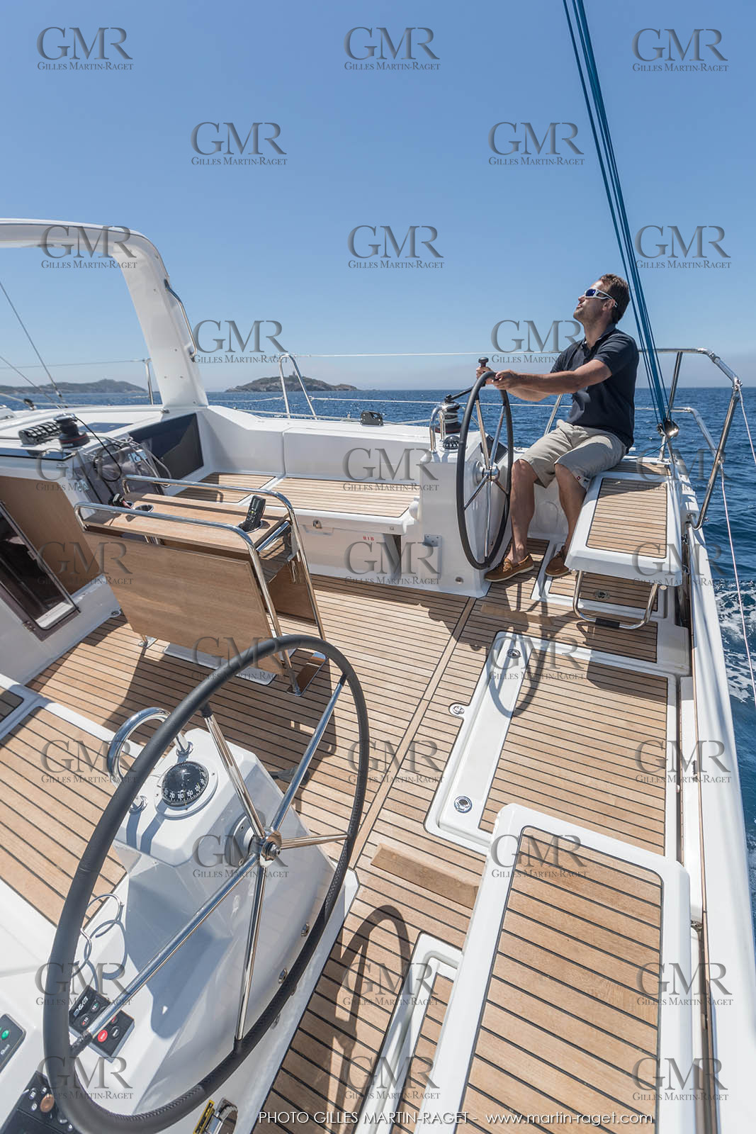 04 07 3017; Les EMbiez (FRA; 83) - Chantier Beneteau; Oceanis 41.1