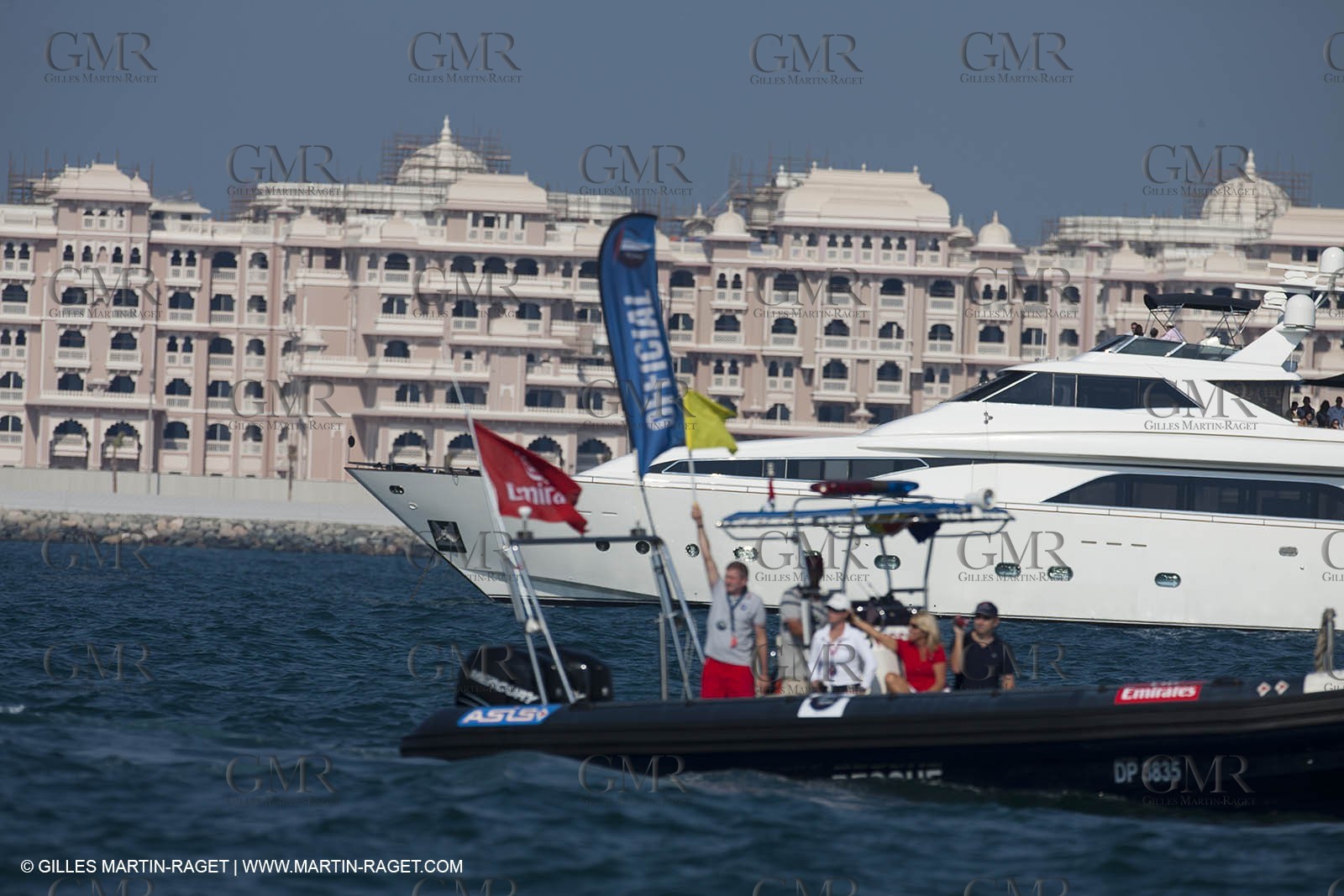 21 11 2010 - Dubai (UAE) - Dubai Louis Vuitton Trophy -  Round 2 - BMW ORACLE Racingg Vs Emirates Team New Zealand
