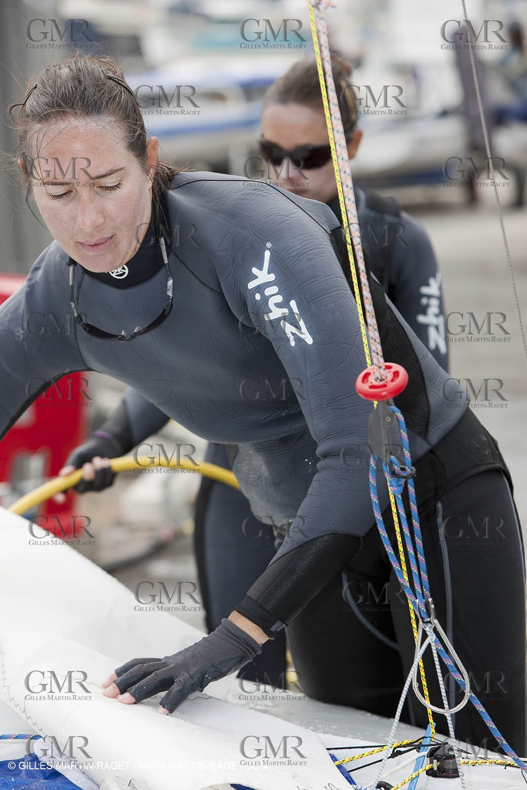 20 04 2010 - Hyères (FRA,83) - SOF 2010 - ZHIK Team - 470 fem -  Ingrid Petitjean - Nadège Douroux