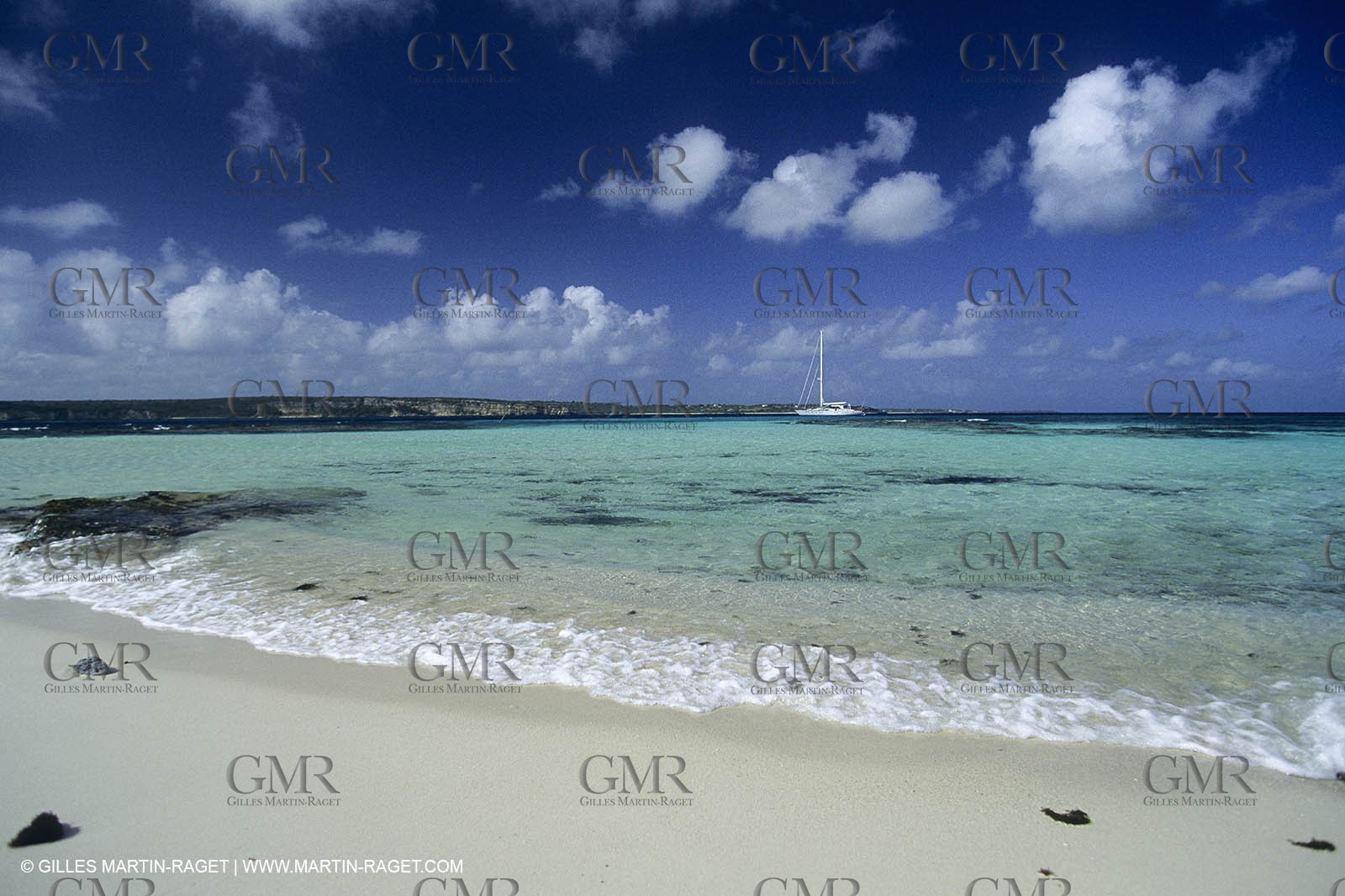 sailing, cruising, monohull at the mooring