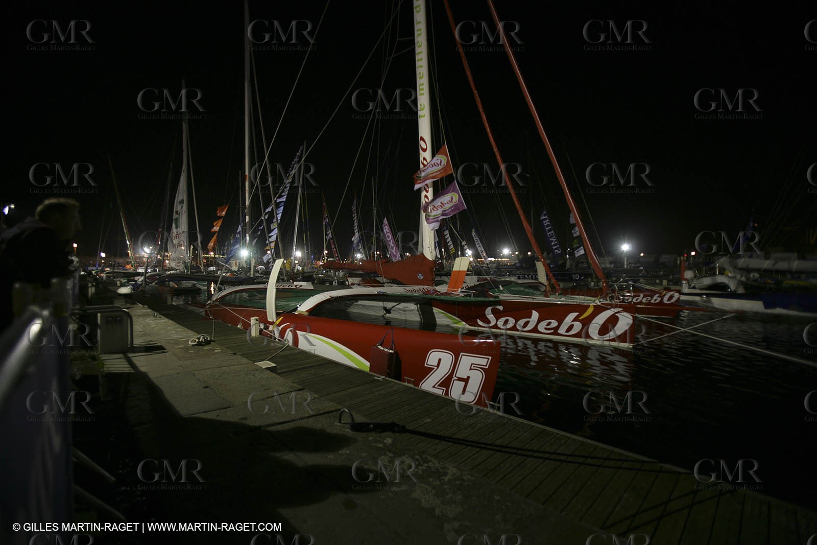 27 10 2006 - Saint Malo (FRA) - Route du Rhum 2006 - Dock ambiances